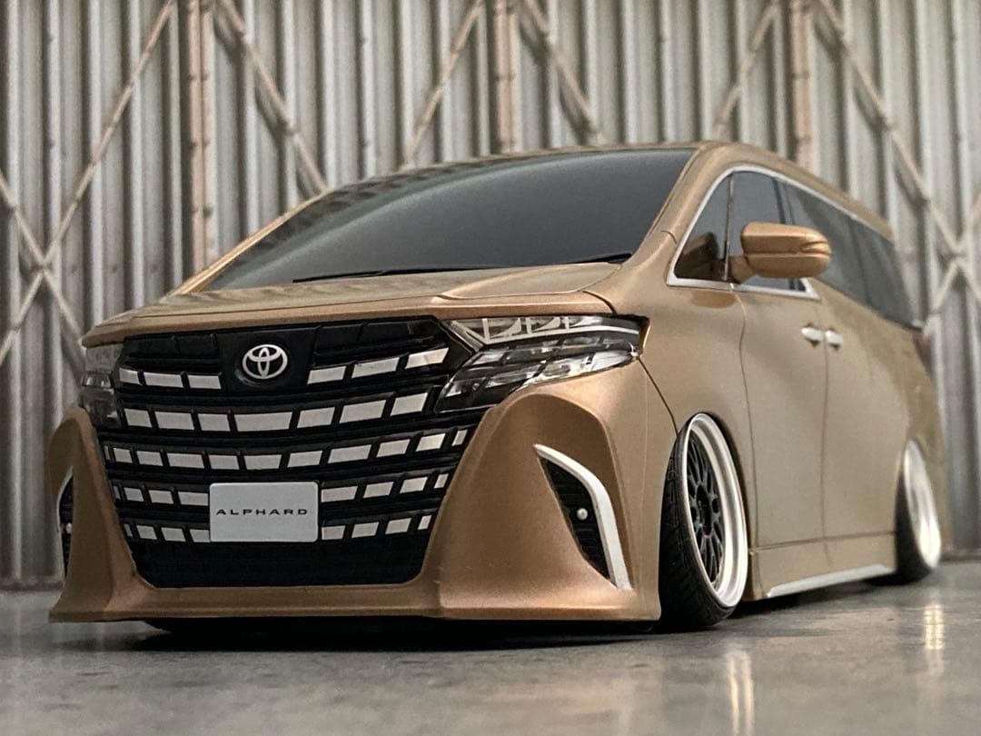 1/24 新型アルファード・ブロンド（カスタム）