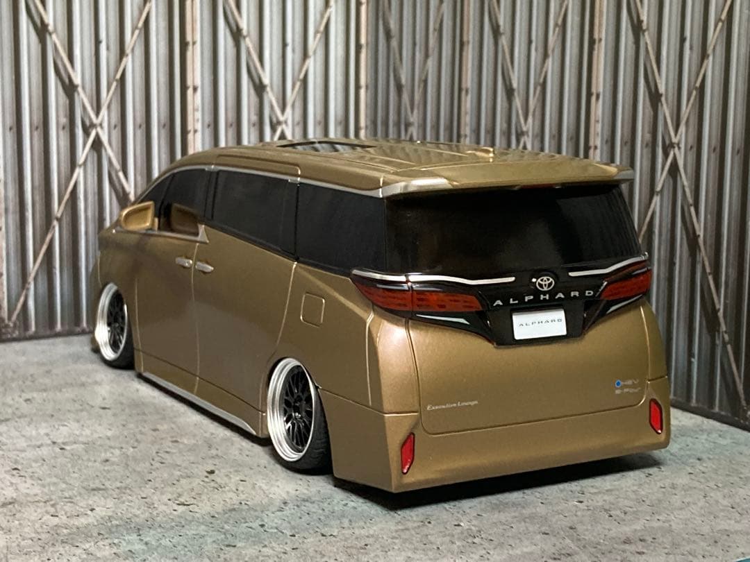 1/24 新型アルファード・ブロンド（カスタム）