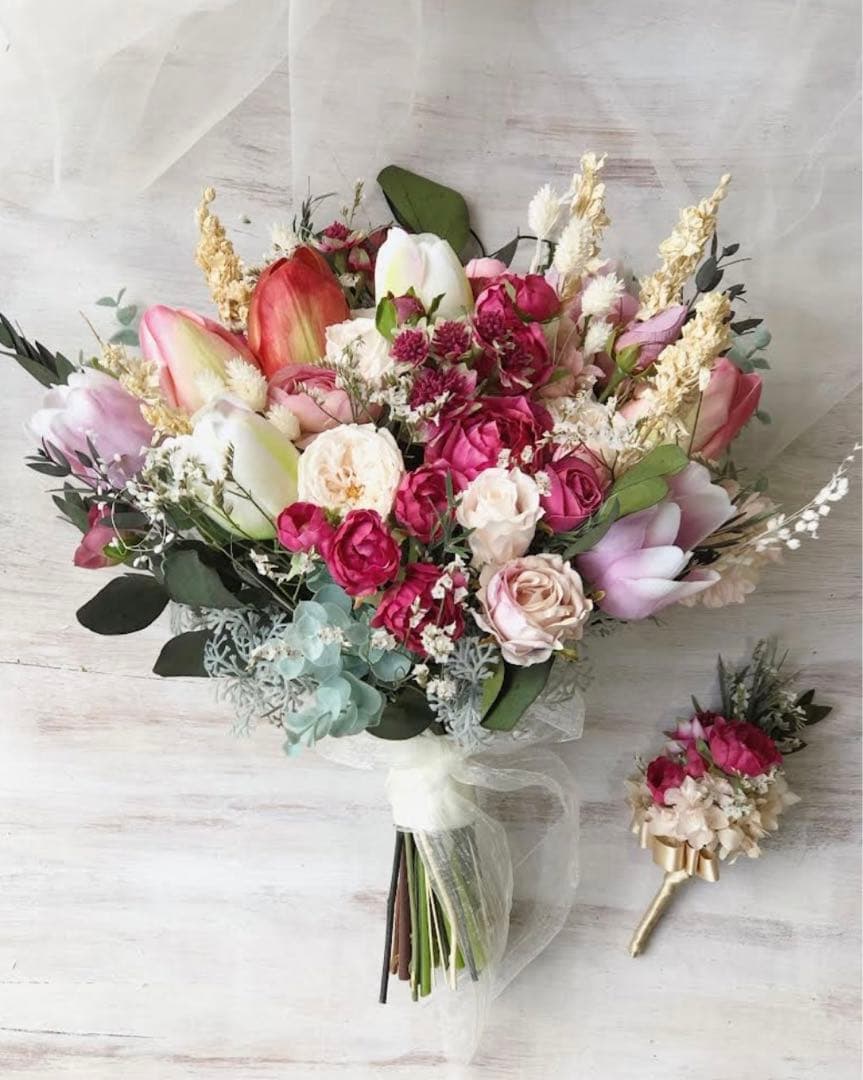 ブーケ　ブートニア　ウェディング　結婚式　チューリップ