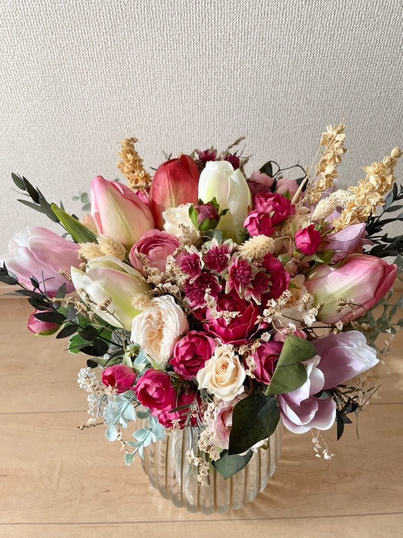 ブーケ　ブートニア　ウェディング　結婚式　チューリップ