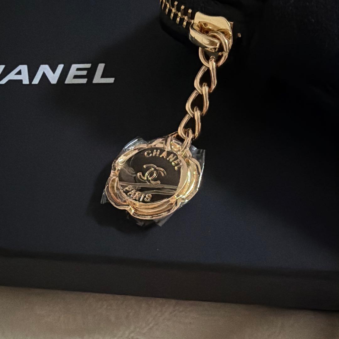 CHANEL ブラック ベルベットポーチ　クラッチ ノベルティ