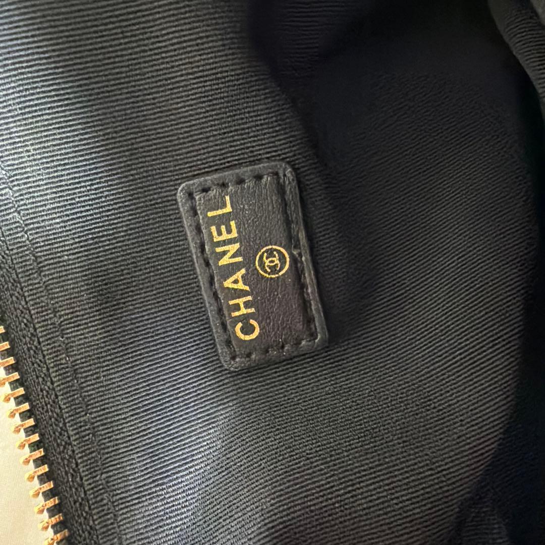 CHANEL ブラック ベルベットポーチ　クラッチ ノベルティ
