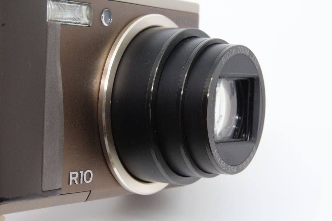 RICOH R10 コンパクトデジタルカメラ　SDカード付