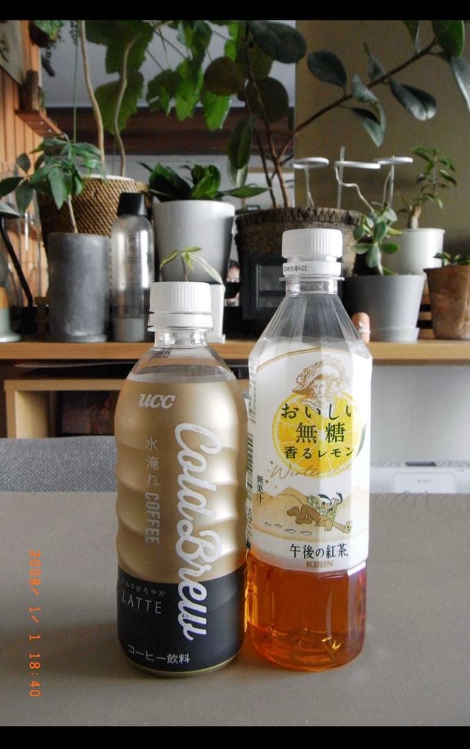 RICOH R10 コンパクトデジタルカメラ　SDカード付