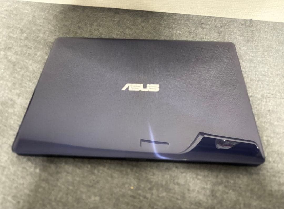 Windowsノート本体 ZenBook 13 Core i3/8GB/SSD128GB