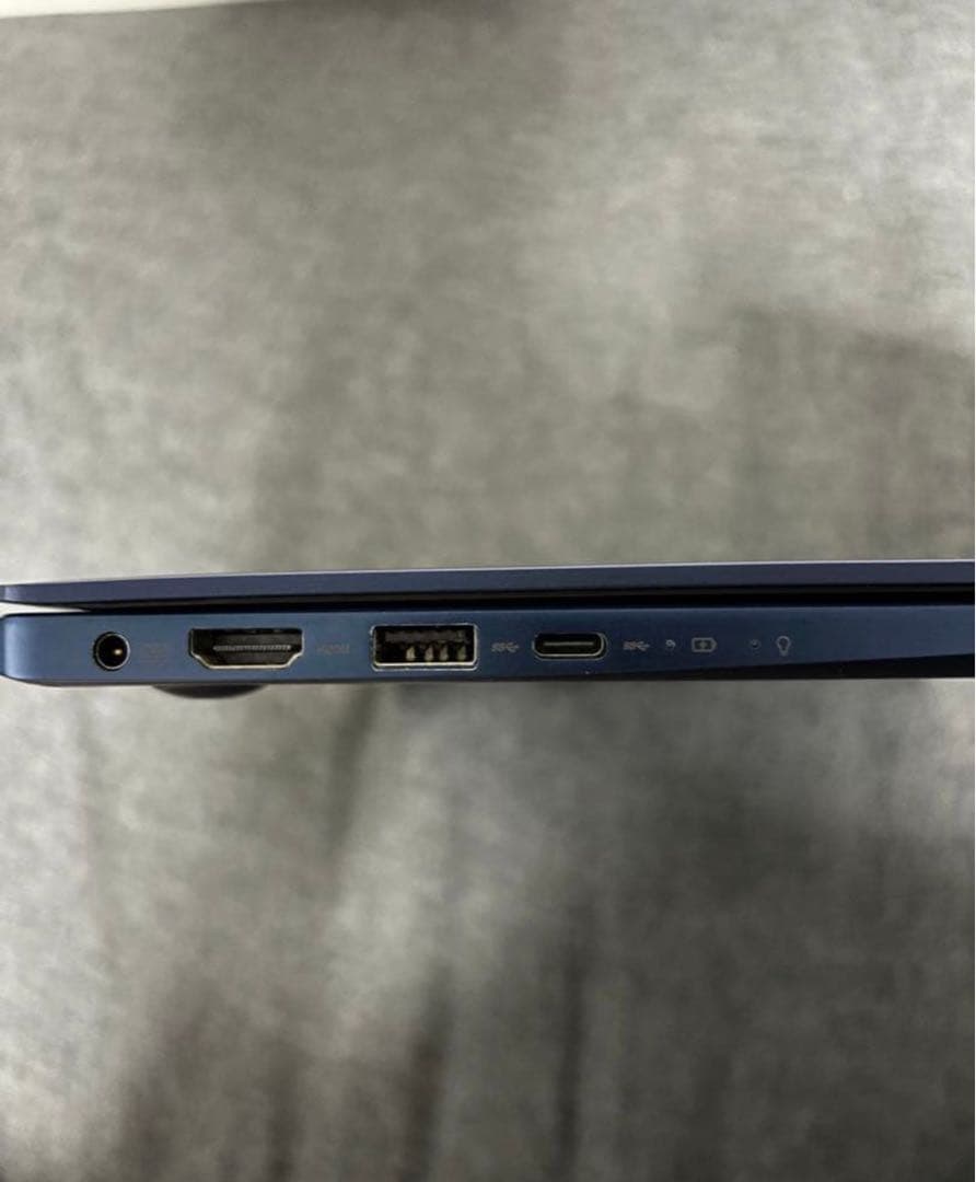 Windowsノート本体 ZenBook 13 Core i3/8GB/SSD128GB