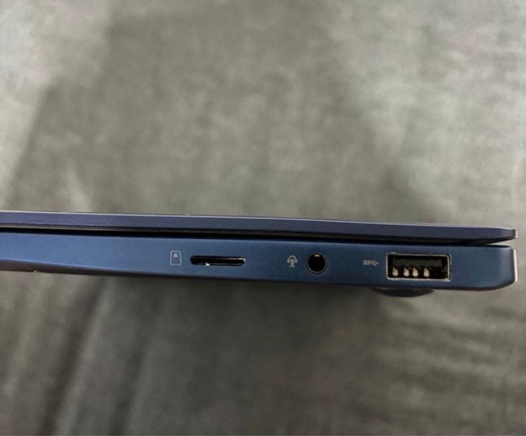 Windowsノート本体 ZenBook 13 Core i3/8GB/SSD128GB