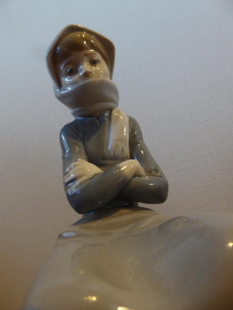 リアドロ　磁器製少女と動物フィギュア