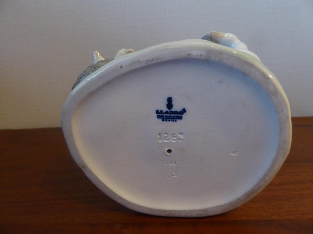 リアドロ　磁器製少女と動物フィギュア