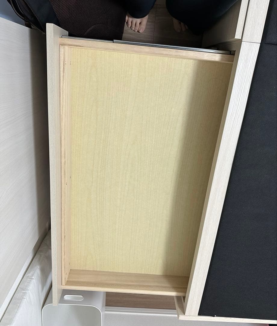 ベッドフレーム　シングルチェスト①