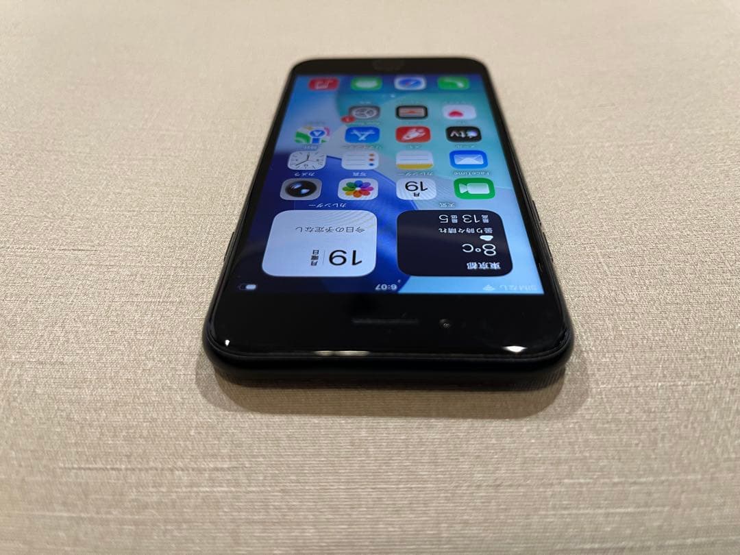 Apple iPhone SE2 128GB SIMフリー　バッテリー82%