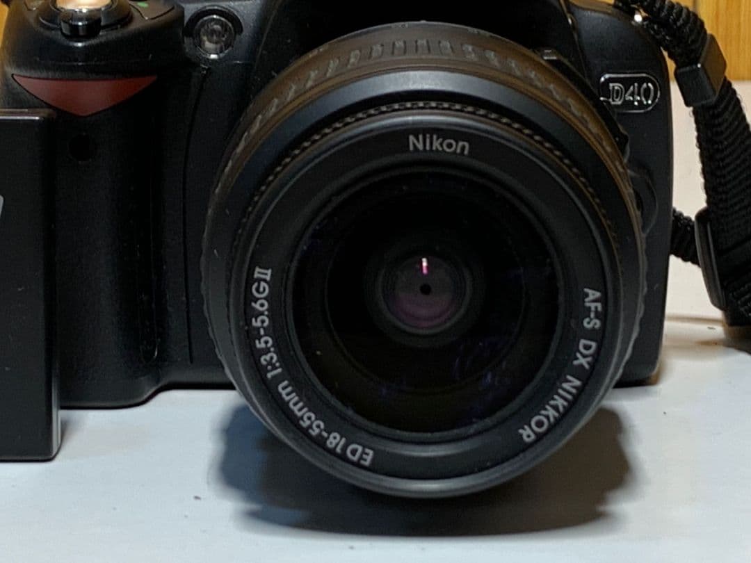 Nikon D40デジタルカメラ AF-S DXNikkor 18-55mm 黒