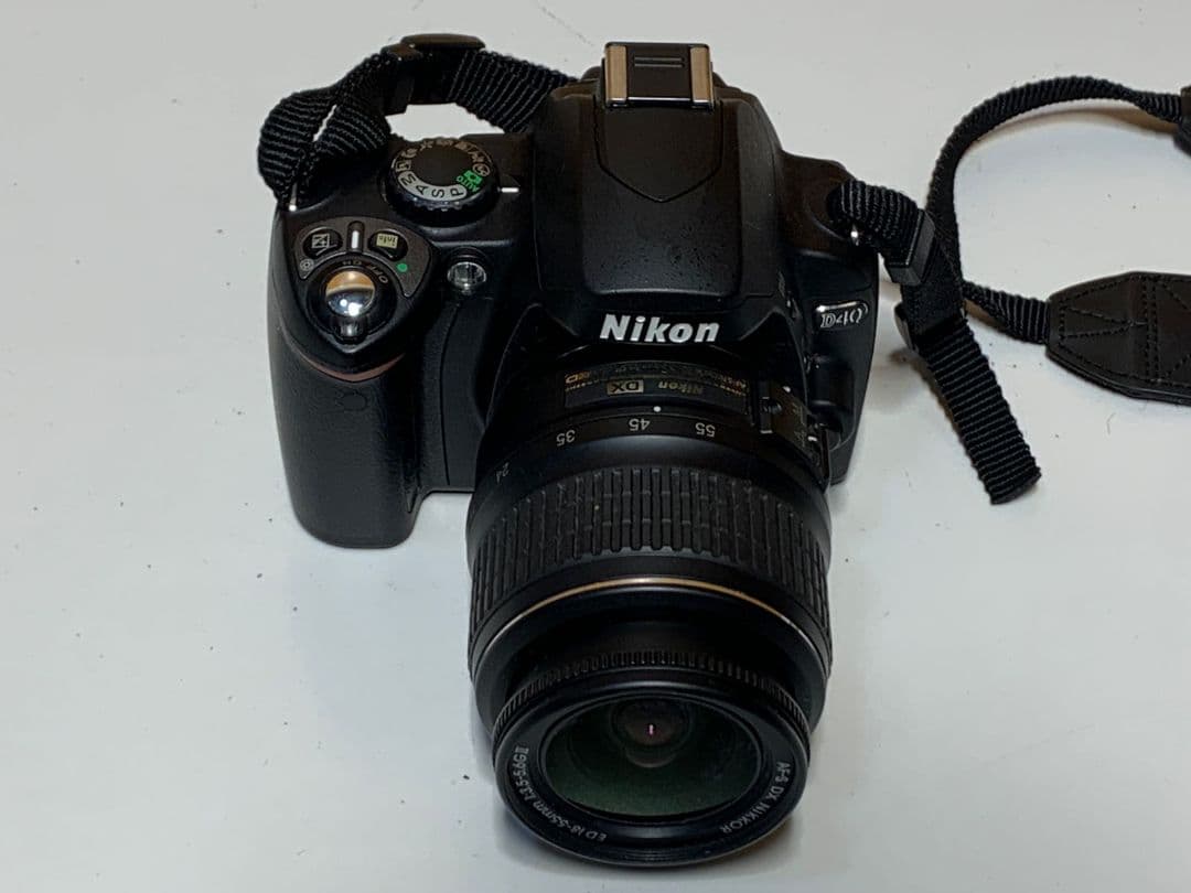 Nikon D40デジタルカメラ AF-S DXNikkor 18-55mm 黒
