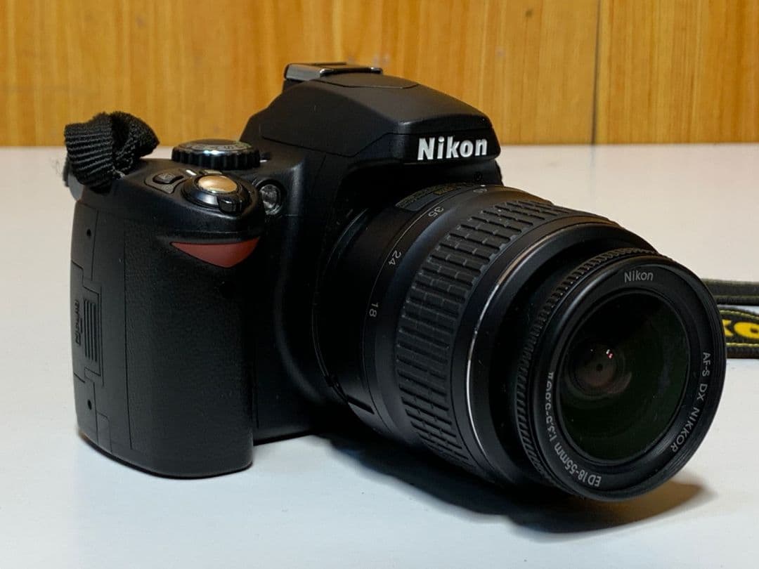 Nikon D40デジタルカメラ AF-S DXNikkor 18-55mm 黒