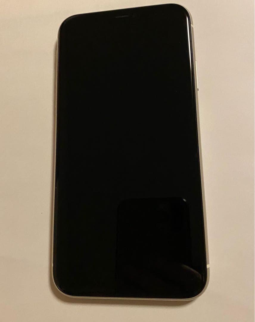 iPhone11 64GB 白 docomo 電池75% SIMロック解除予定