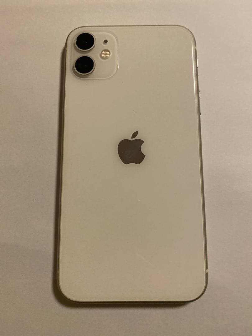 iPhone11 64GB 白 docomo 電池75% SIMロック解除予定