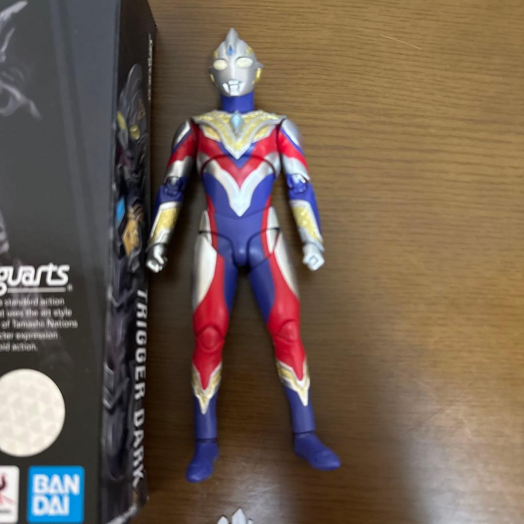 s.h.figuartsウルトラマントリガー&トリガーダークセット＋光線
