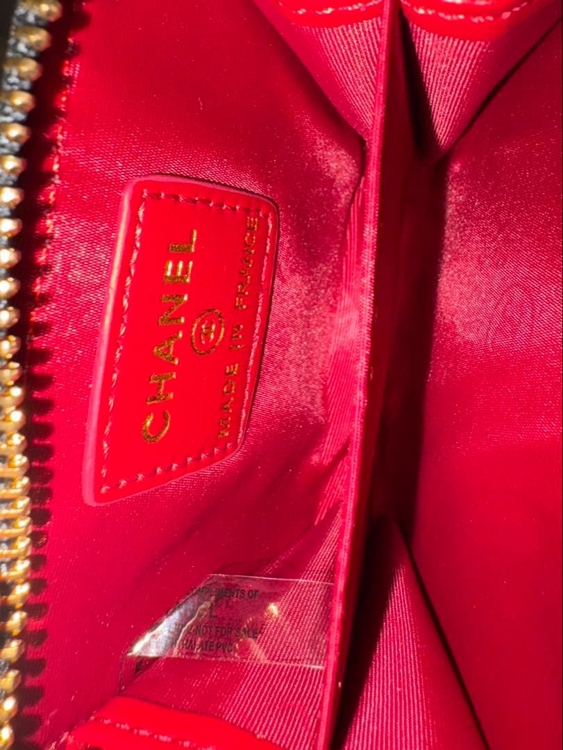 CHANEL キャビアスキンレザーフラグメントケースケース　ノベルティ