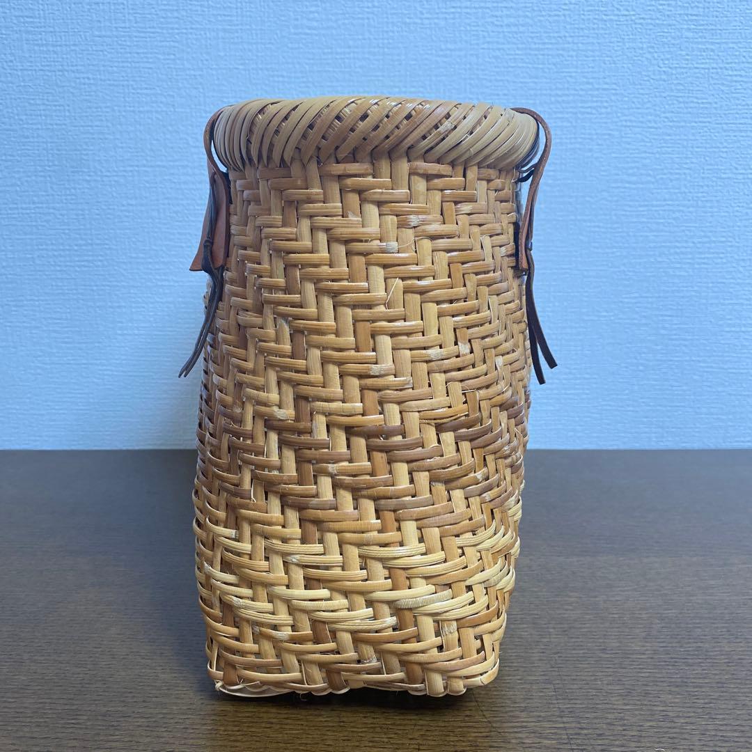 【美品】皮籐 かごバッグ 網代編み レザーハンドル 天然素材 ラタン 籠