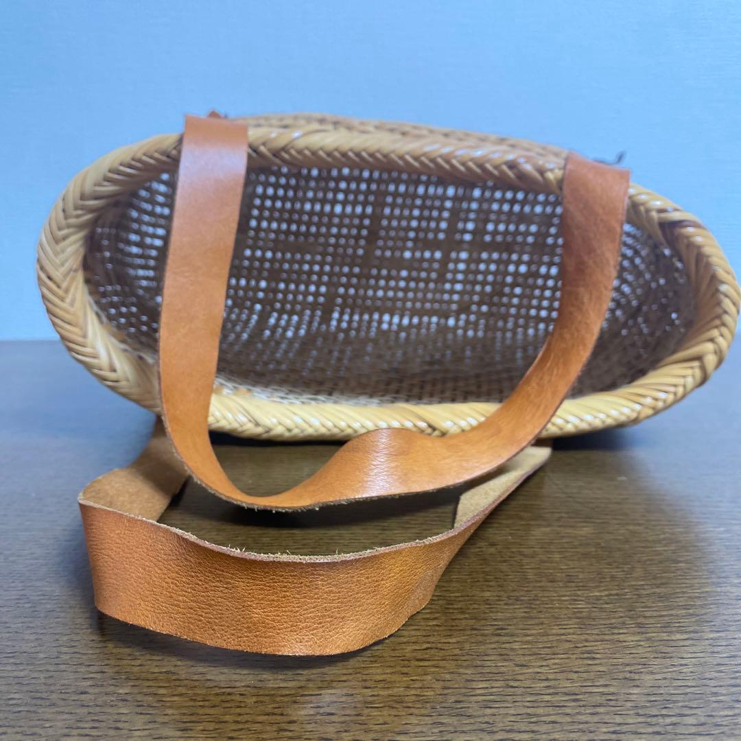 【美品】皮籐 かごバッグ 網代編み レザーハンドル 天然素材 ラタン 籠