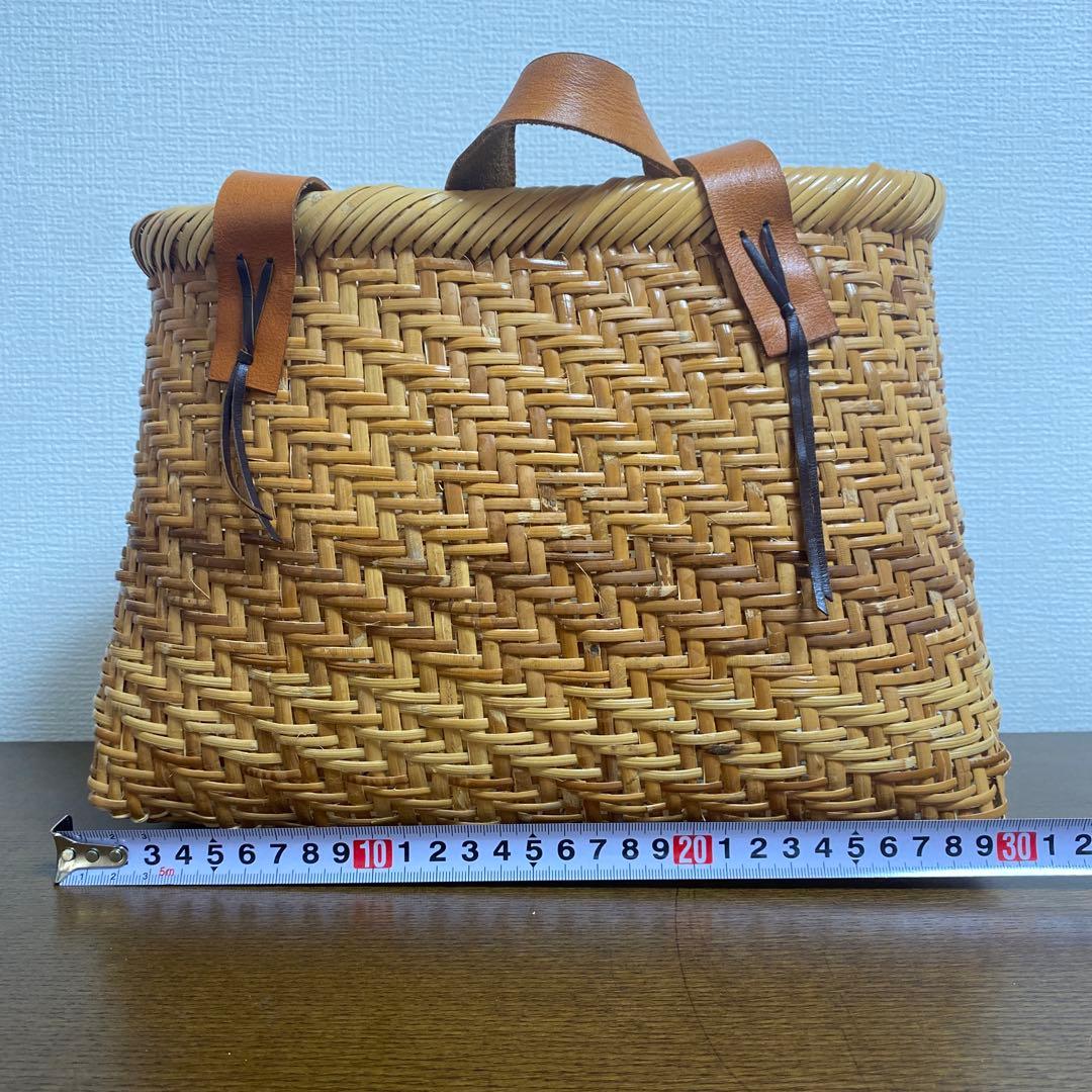 【美品】皮籐 かごバッグ 網代編み レザーハンドル 天然素材 ラタン 籠