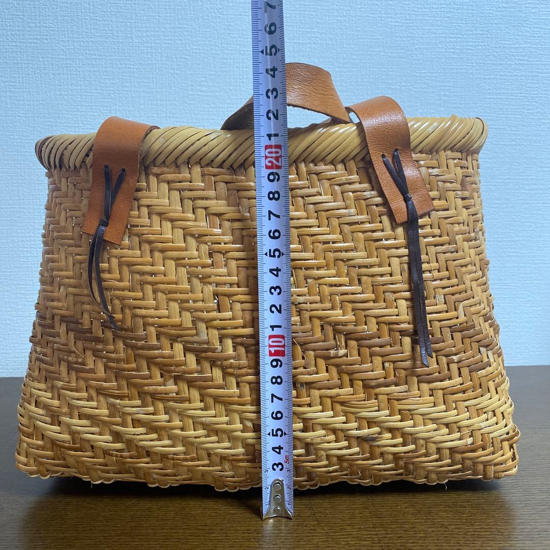 【美品】皮籐 かごバッグ 網代編み レザーハンドル 天然素材 ラタン 籠