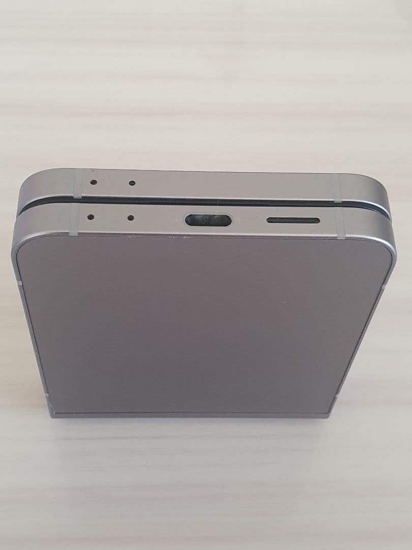 Samsung Galaxy Z Flip6 本体 シルバー