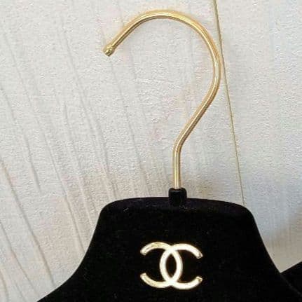 【美品】CHANEL シャネル 純正 ハンガー 2本セット ベロア ココマーク