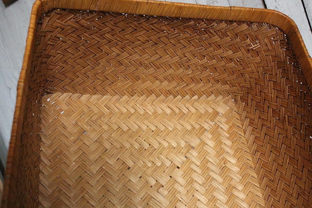 状態の良い古い竹編みの収納かご　行李　竹籠　篭　古道具