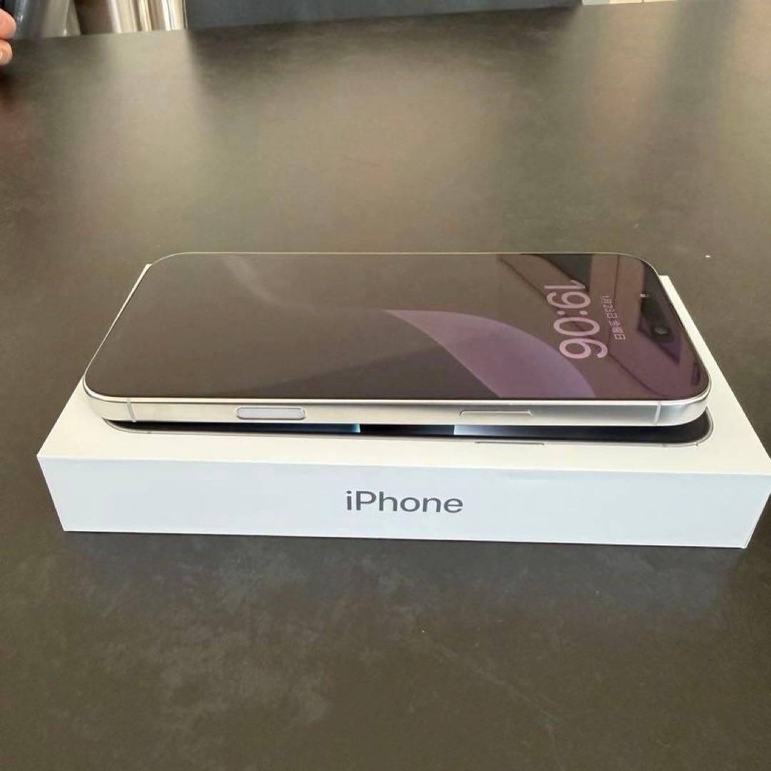 iPhone 16 Pro Max 256GB SIMフリー ホワイトチタニウム