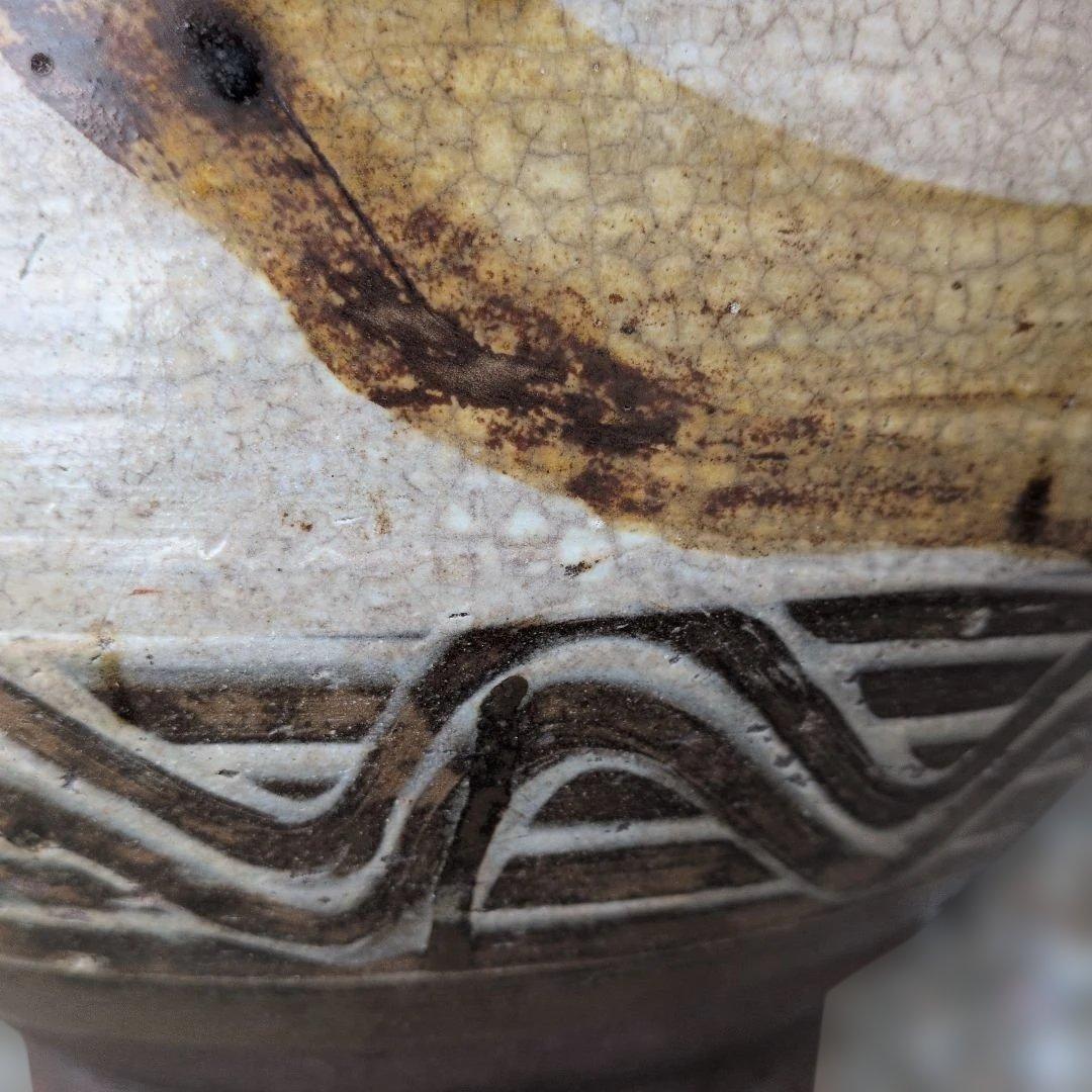 【唐津　(松絵の水甕)】