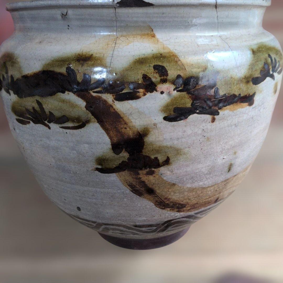 【唐津　(松絵の水甕)】