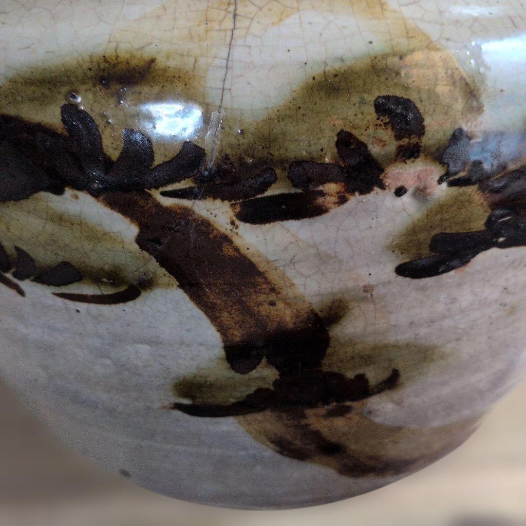 【唐津　(松絵の水甕)】