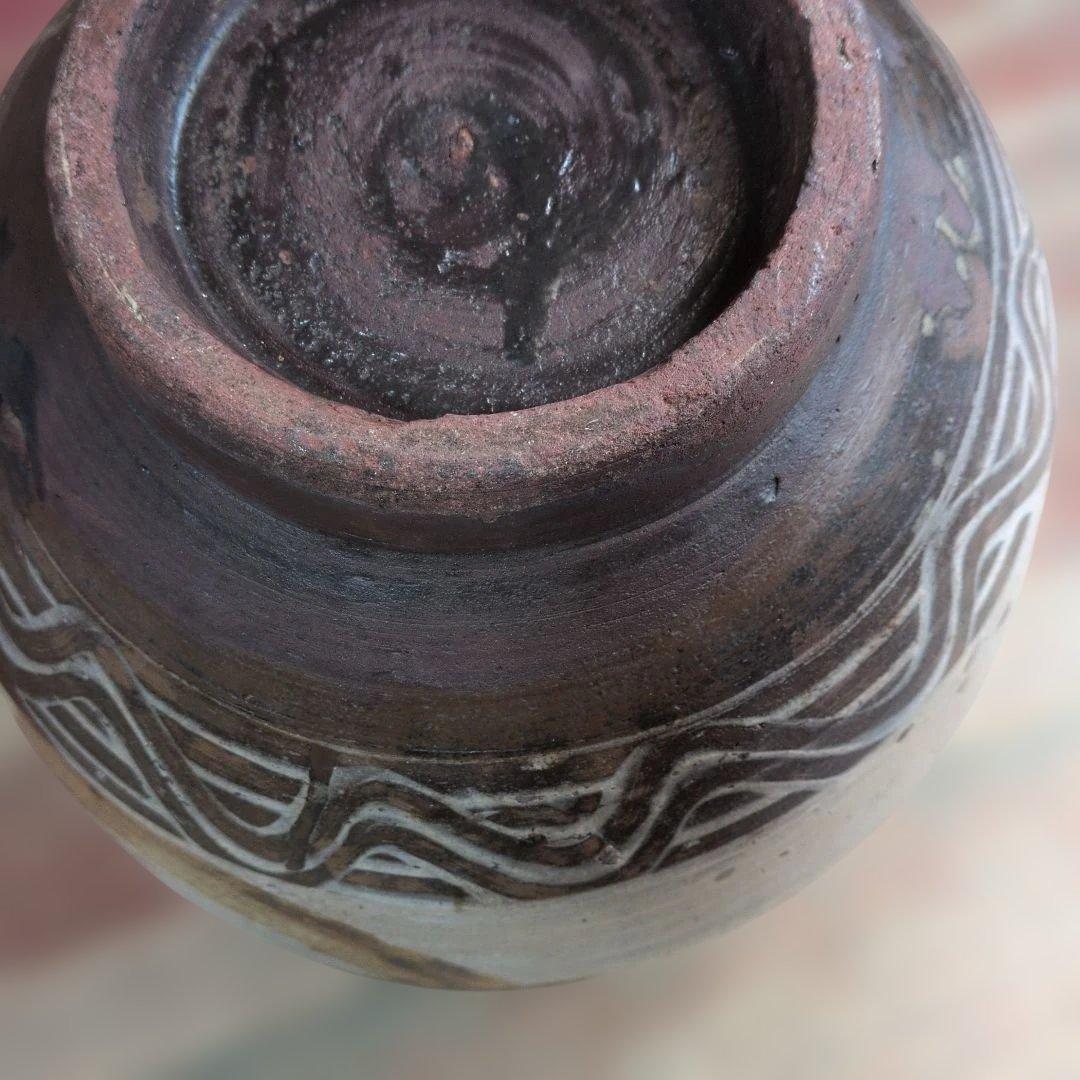 【唐津　(松絵の水甕)】