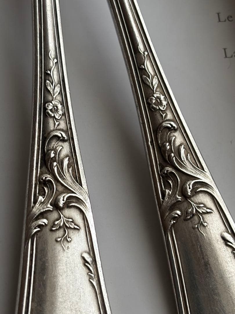 フランスアンティーク　装飾スプーン 2本セット