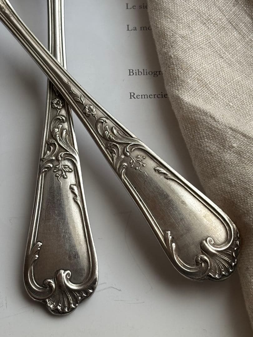 フランスアンティーク　装飾スプーン 2本セット