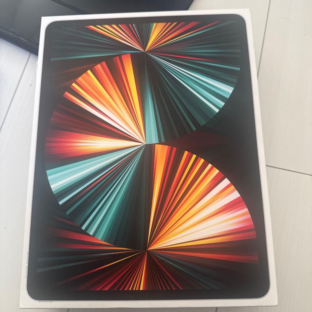 MagicKeyboard込み12.9インチiPad Pro (第5世代)本体