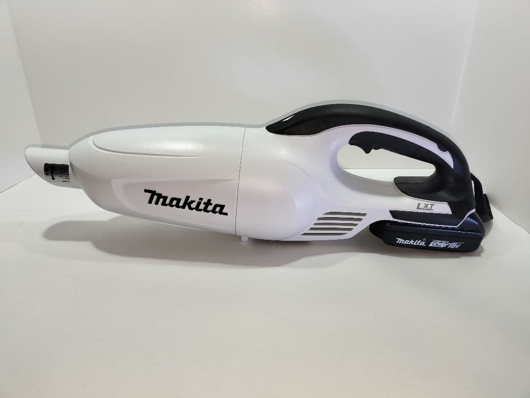 マキタ　掃除機　cl180fdshw　バッテリー充電器付き18v1.5ah