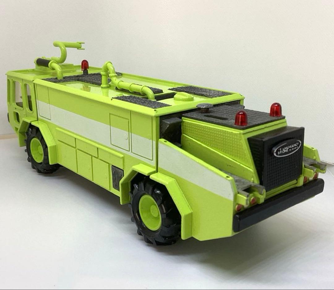 コンラート　空港用消防車ミニカー　エマージェンシーワン　1/50スケール