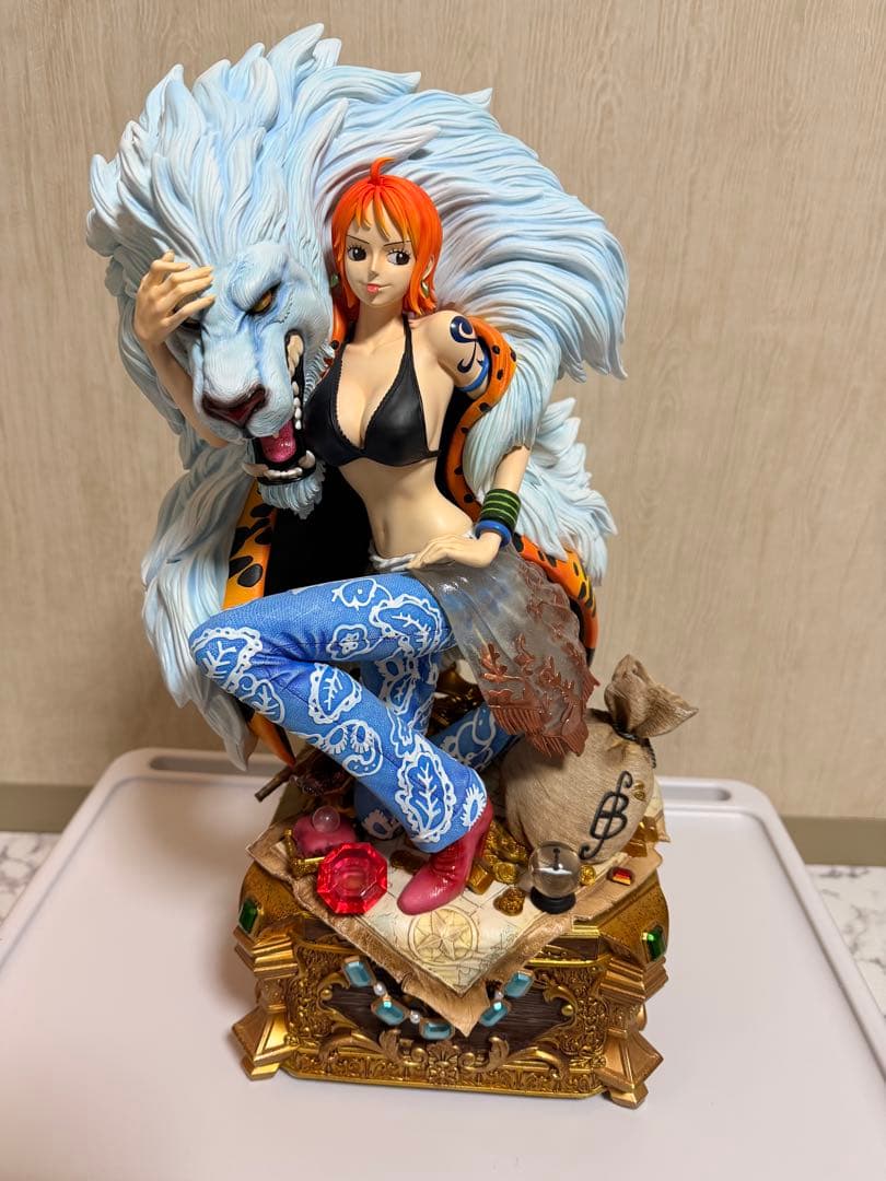 ワンピース　ナミ　スタチュー　ログコレクション