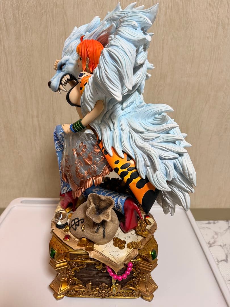 ワンピース　ナミ　スタチュー　ログコレクション