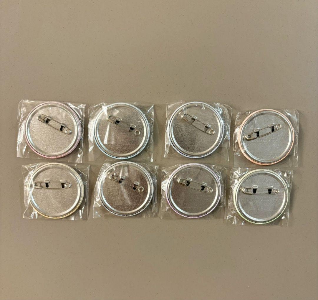 ちいかわ もぐもぐ本舗 川越 1周年記念 ノベルティ特典 キーホルダー　缶バッジ