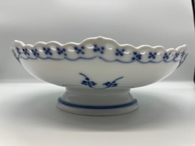 新品未使用　ロイヤルコペンハーゲン ブルーフルーテッド　フルレース　脚付きボウル
