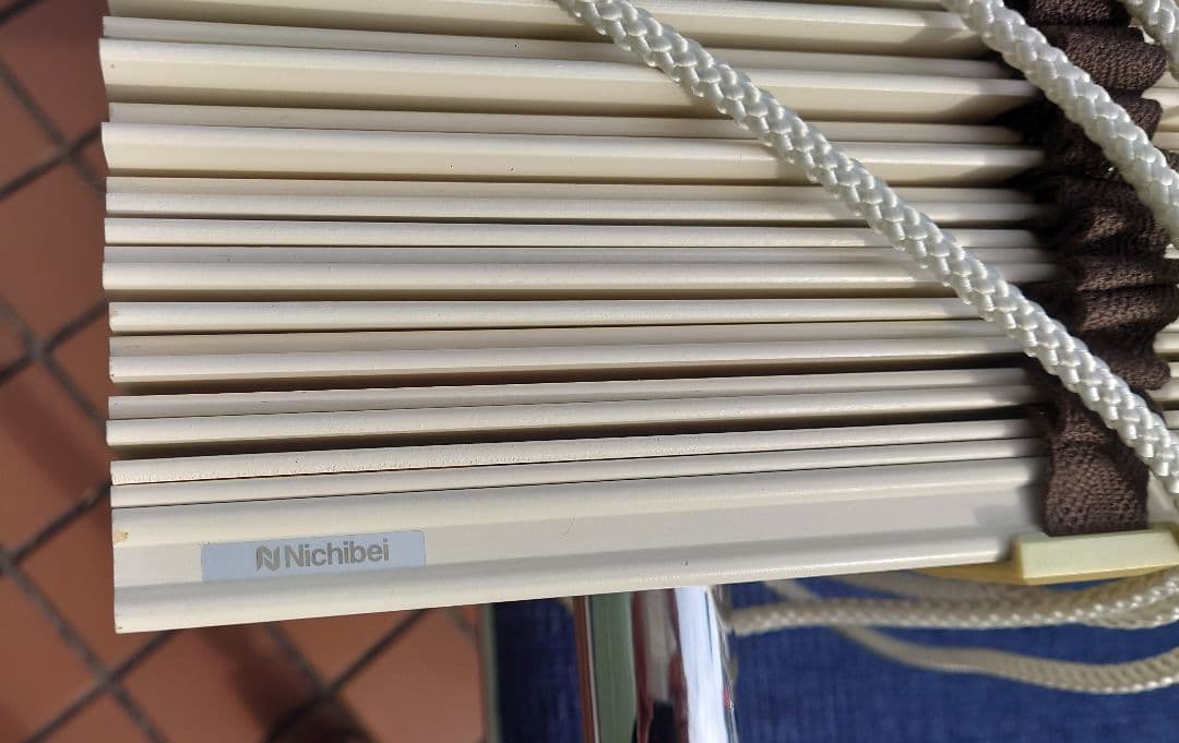激安！美品！国内メーカー「ニチベイ」木製ブラインド　25ミリスラット