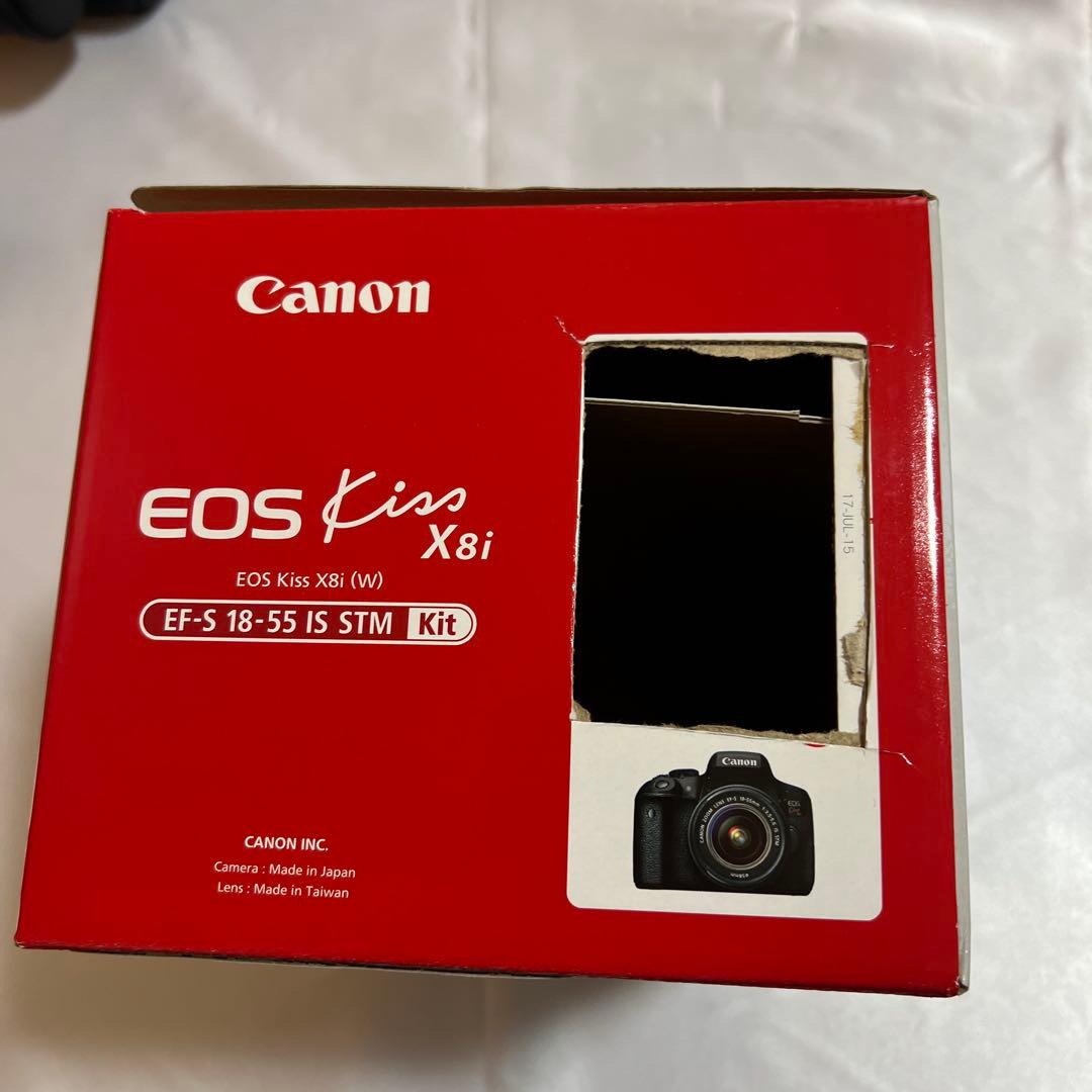 Canon EOS Kiss X8i ダブルズーム 一眼レフカメラ　フルセット