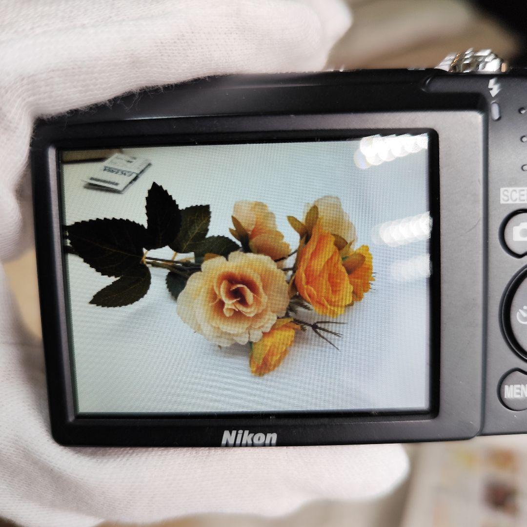 新品同様 Nikon COOLPIX A100 デジタルカメラ 光学5倍
