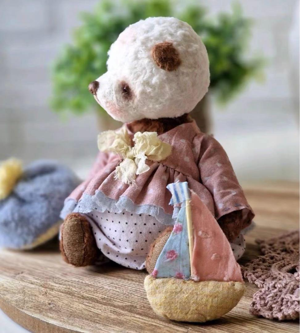 優しいカラーのパンダちゃん アーティストベア ぬいぐるみ 海外作家様 テディベア