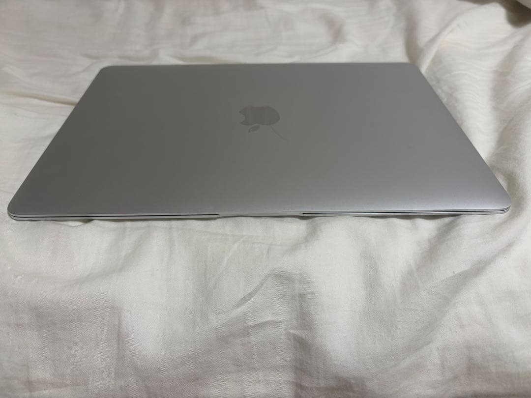 Apple MacBook Air 13.3インチ Intel Core i3