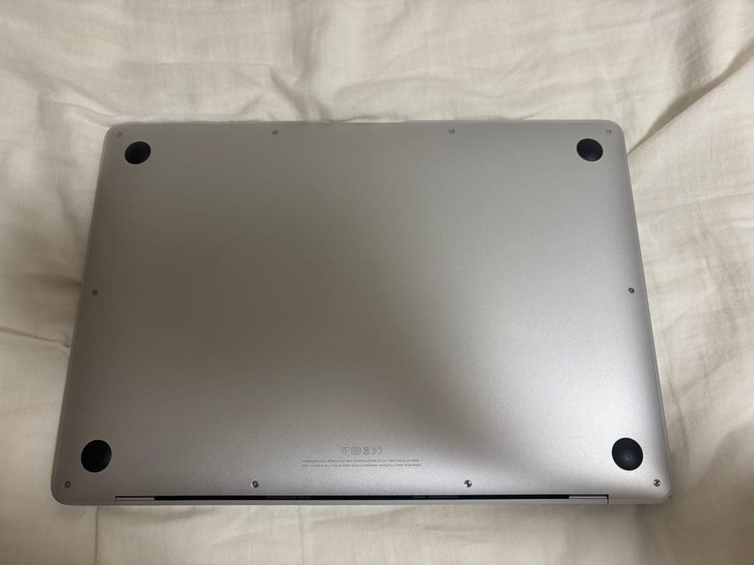 Apple MacBook Air 13.3インチ Intel Core i3
