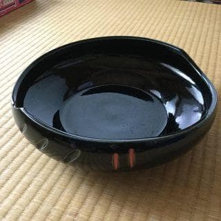 黒色 波型ボウル 赤いライン